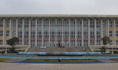 Sénat : le bureau provisoire installé, la salle gronde et conteste la physionomie des deux benjamines