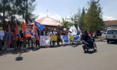 Nord-Kivu : Ouverture de la nouvelle législature, les jeunes de LAMUKA manifestent devant l'hémicycle