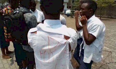 Fin EXETAT 2020 : déchirer son uniforme, euphorie ou pratique courante ?