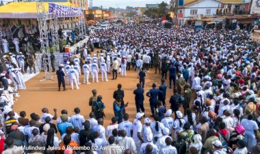 Butembo : Le Prophète Mulindwa Jules accueilli en héros, prône la paix, l’unité et une révision constitutionnelle