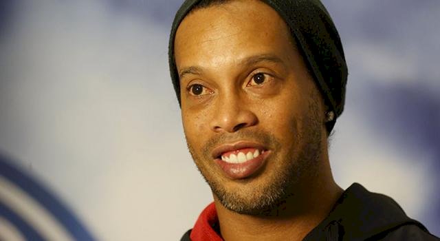 Brésil : l'ex-star du foot Ronaldinho se lance en politique