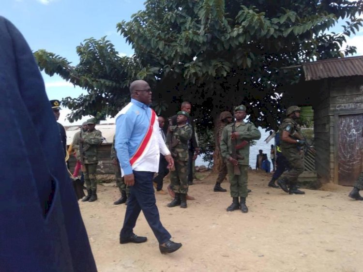 Kalehe/Sud-Kivu : Félix Tshisekedi dote les armateurs de 1000 gilets de sauvetage et promet des infrastructures