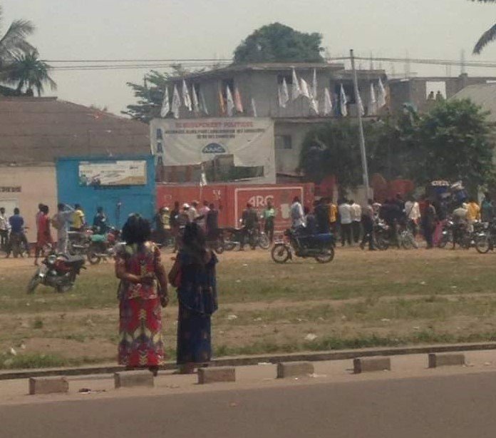 Kinshasa : Altercation entre jeunes du PPRD et de l’UDPS , la police tire des coups de sommation