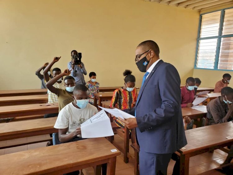 Sud-Kivu : Le Gouverneur Théo KASI lance la session de l'examen de fin d'études professionnelles