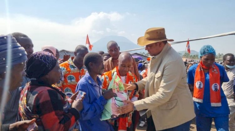 Nord-Kivu - Guerre du M23 : Le Député Singoma Mwanza en Soutien aux Déplacés de Kahembe